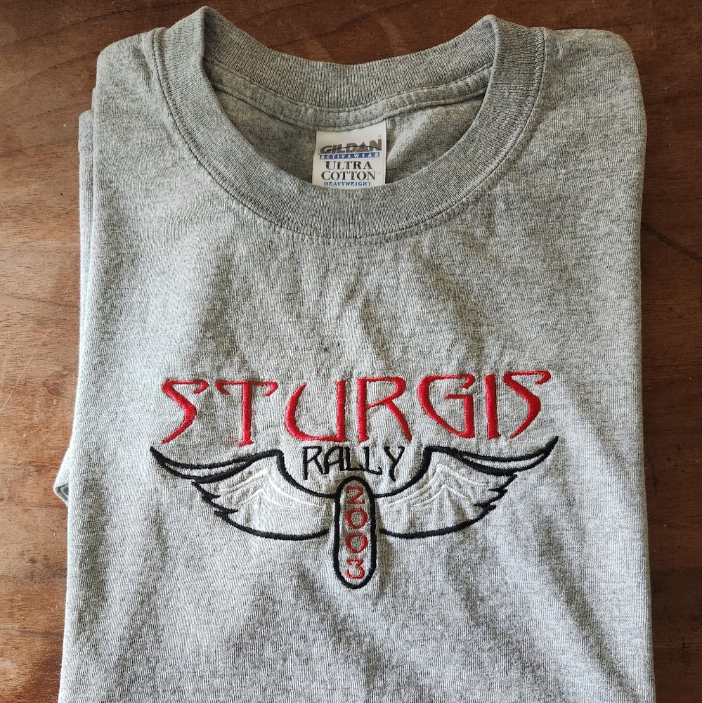 Gildan Gray Sturgis Rally T-Shirt☆ Size MEDIUM ☆ Embroidered STURGIS t-shirt